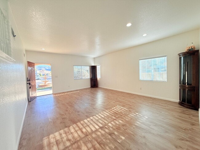 Building Photo - 2023 San Antonio Ct