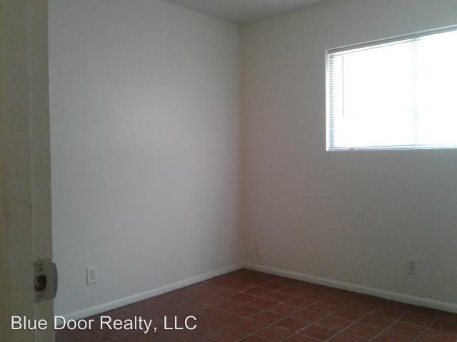 Building Photo - 3 br, 1 bath House - 10217 Paseo Del Norte