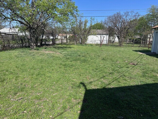 Foto del edificio - 3625 Maple Ave