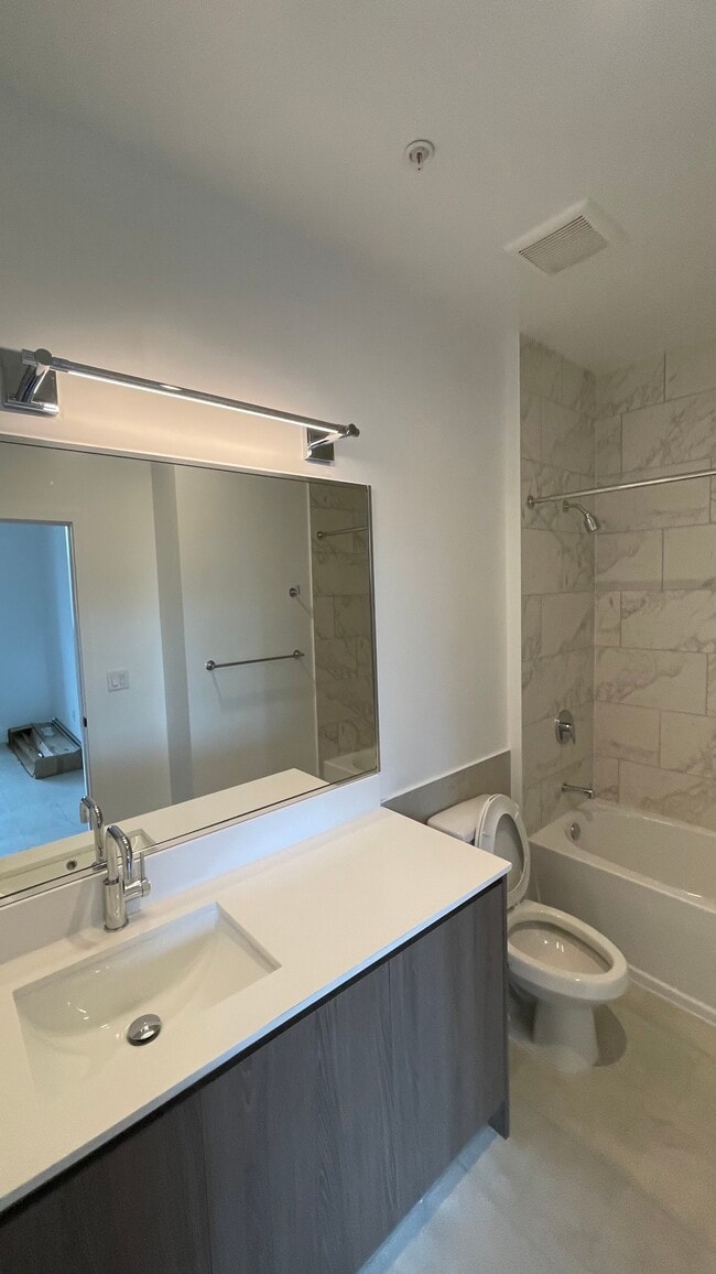 Building Photo - 2502 NE 182nd Ter