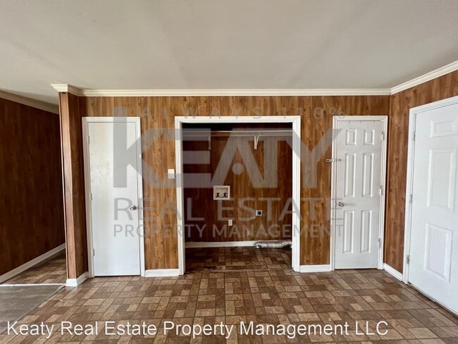 Building Photo - 3 br, 2 bath House - 119 Sternberg Dr
