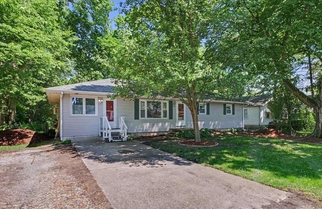 Building Photo - 108 Brady Ln