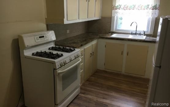 Foto del edificio - 2499 E Maple Ave
