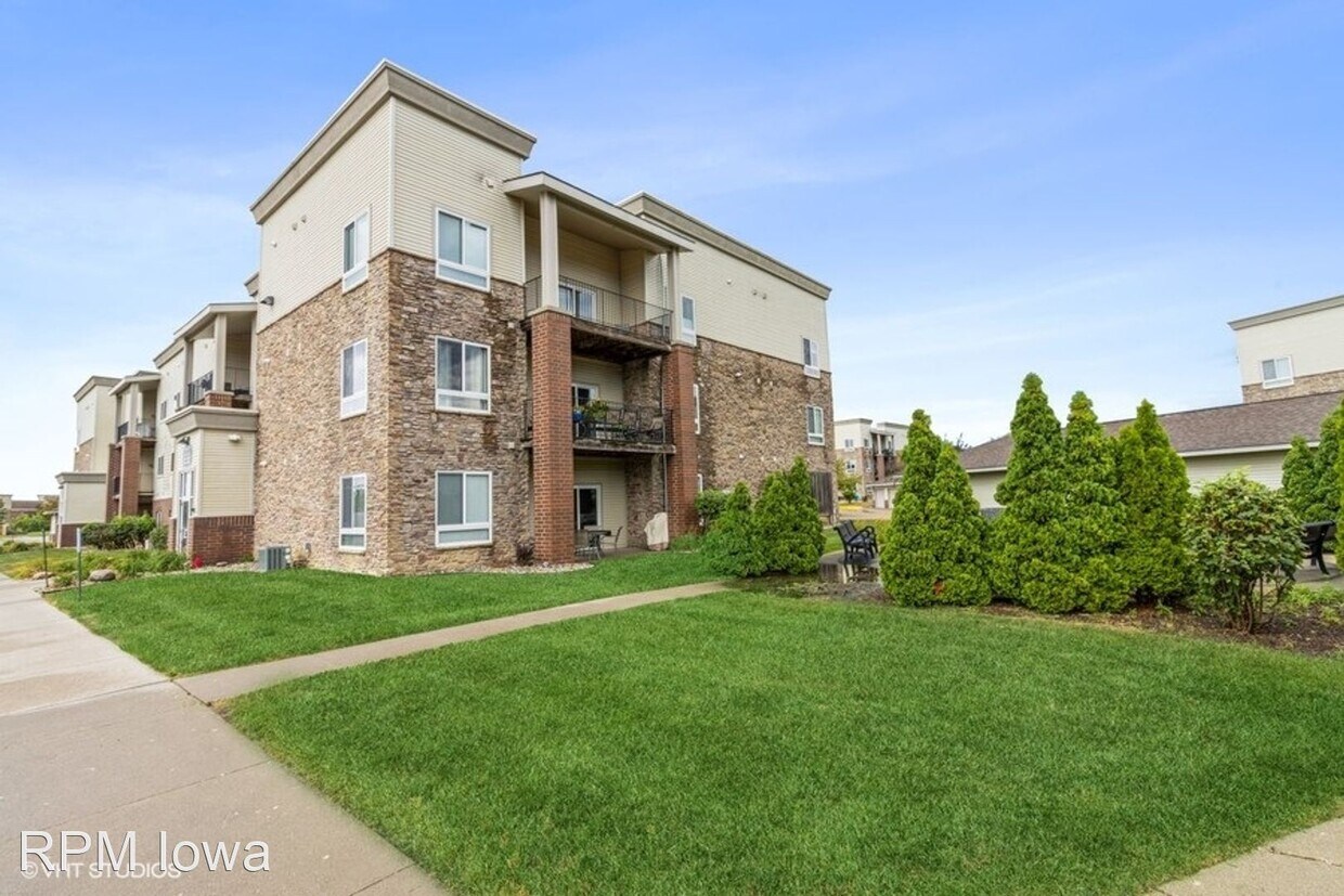Foto principal - 6350 Coachlight Dr