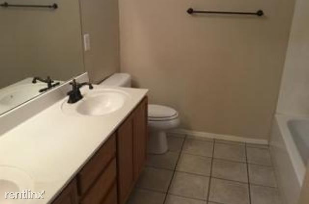 Foto del edificio - 4 br, 2 bath House - 12801 W Valentine Ave