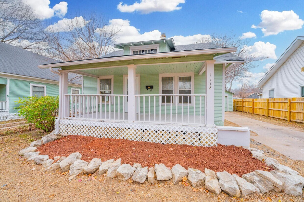Foto principal - 1328 S Greenwood Ave