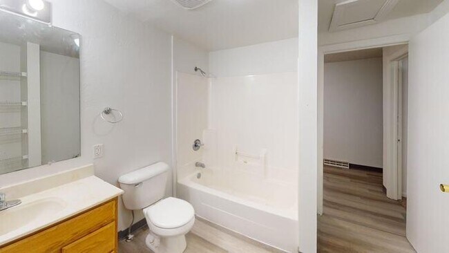 Foto del edificio - 630 3rd Ave SE