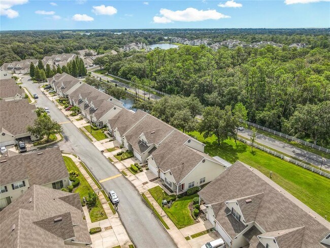 Foto del edificio - 2051 Winterset Dr