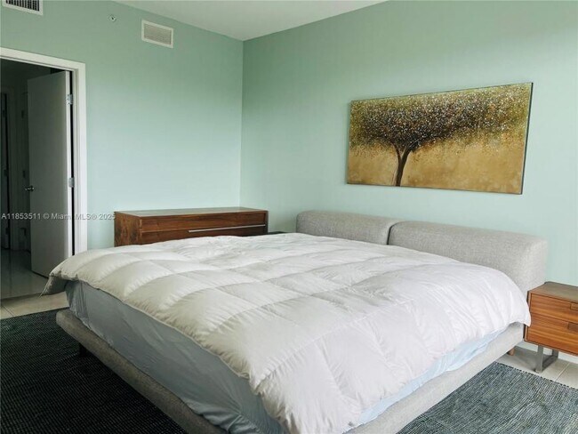 Foto del edificio - 3 bedroom in North miami Beach FL 33160