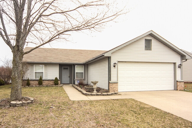 3 Bedroom Ranch with Pond View in Pike Township - 3 Bedroom Ranch with Pond View in Pike Township House