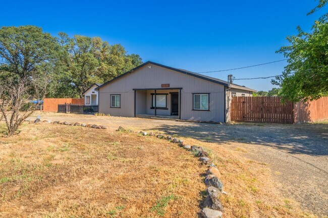 Foto del edificio - Adorable and clean country property locate...