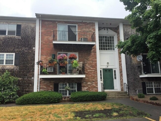 Building Photo - 4 Chapel Hill Dr