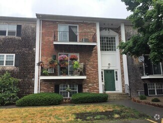 Building Photo - 4 Chapel Hill Dr