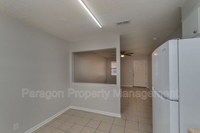 Building Photo - 811 Laurens St NW