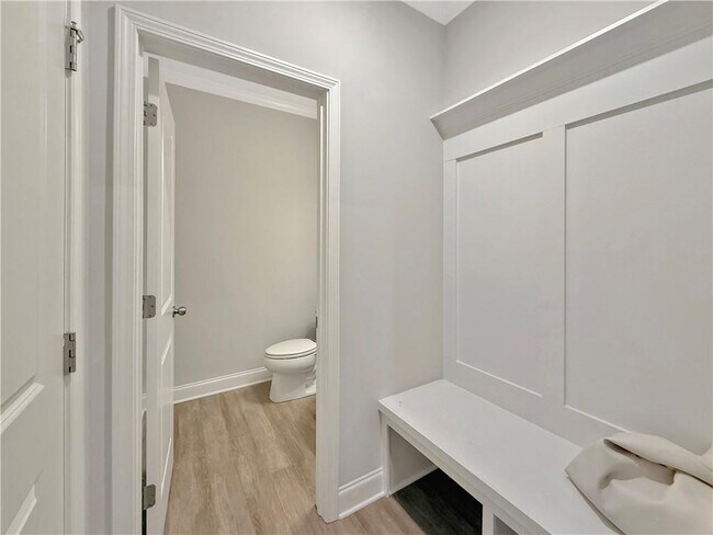 Foto del edificio - 6030 Stella Dr