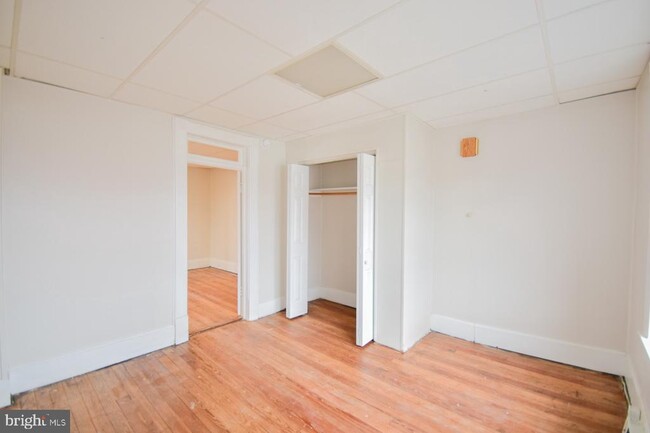 Building Photo - 117 E Martin St