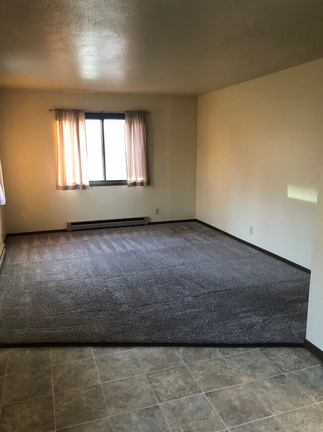 Building Photo - 2410 Bongey Dr