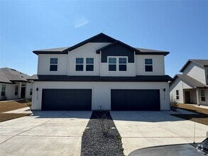Building Photo - 735 Staglin St