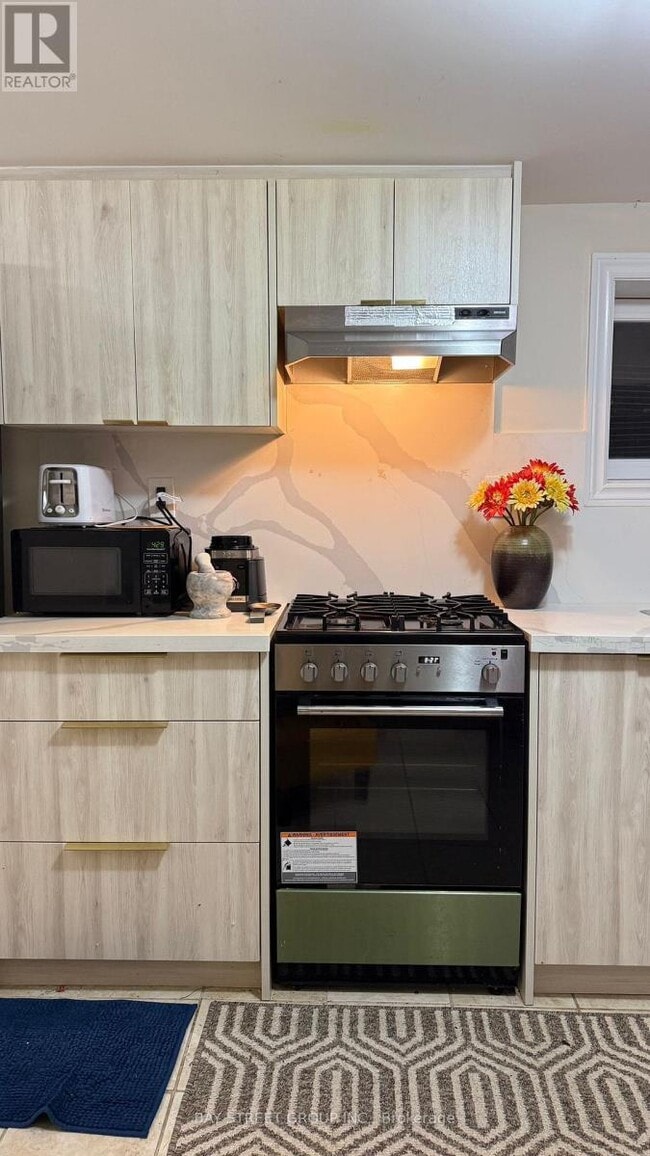 Building Photo - 657 Pharmacy Ave