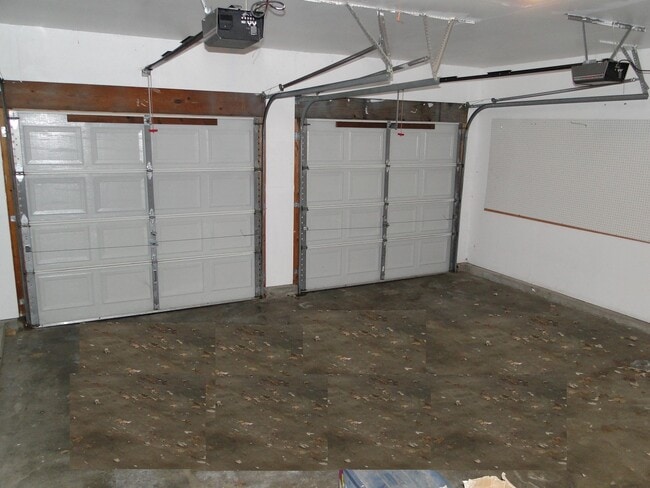 Building Photo - 245 Westridge Parc Ln