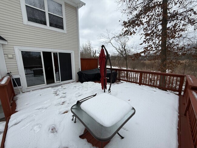 Foto del edificio - 1719 Charms Rd