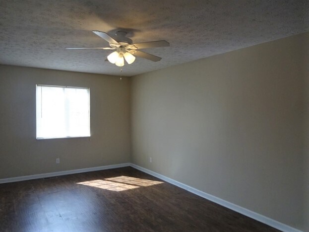 Foto del edificio - 1758 Roosevelt Drive