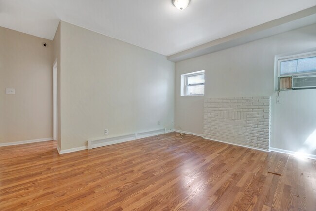 Foto del edificio - 4102 14th St NW