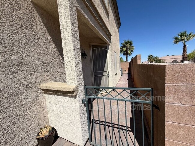 Building Photo - 8304 Strawberry Spring St