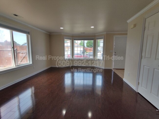 Building Photo - 7912 Redonda Dr