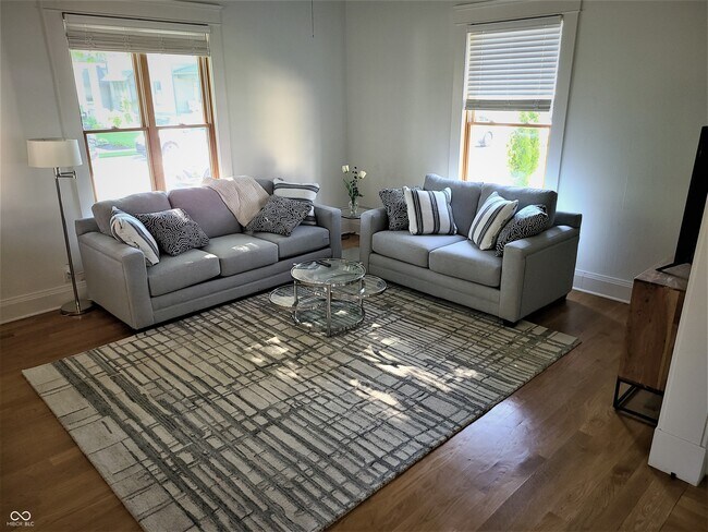 Foto del edificio - 131 1st Ave NW