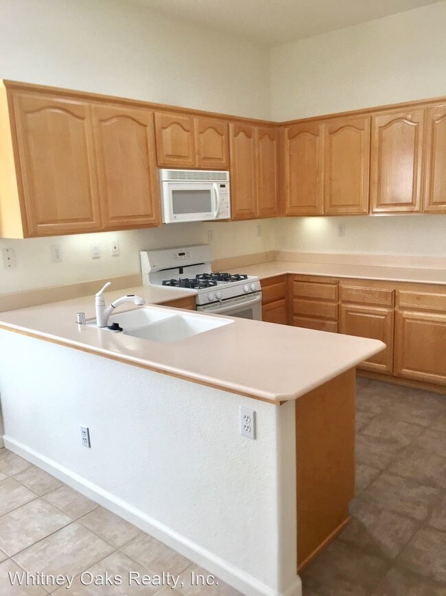 Building Photo - 2421 Churchill Ct
