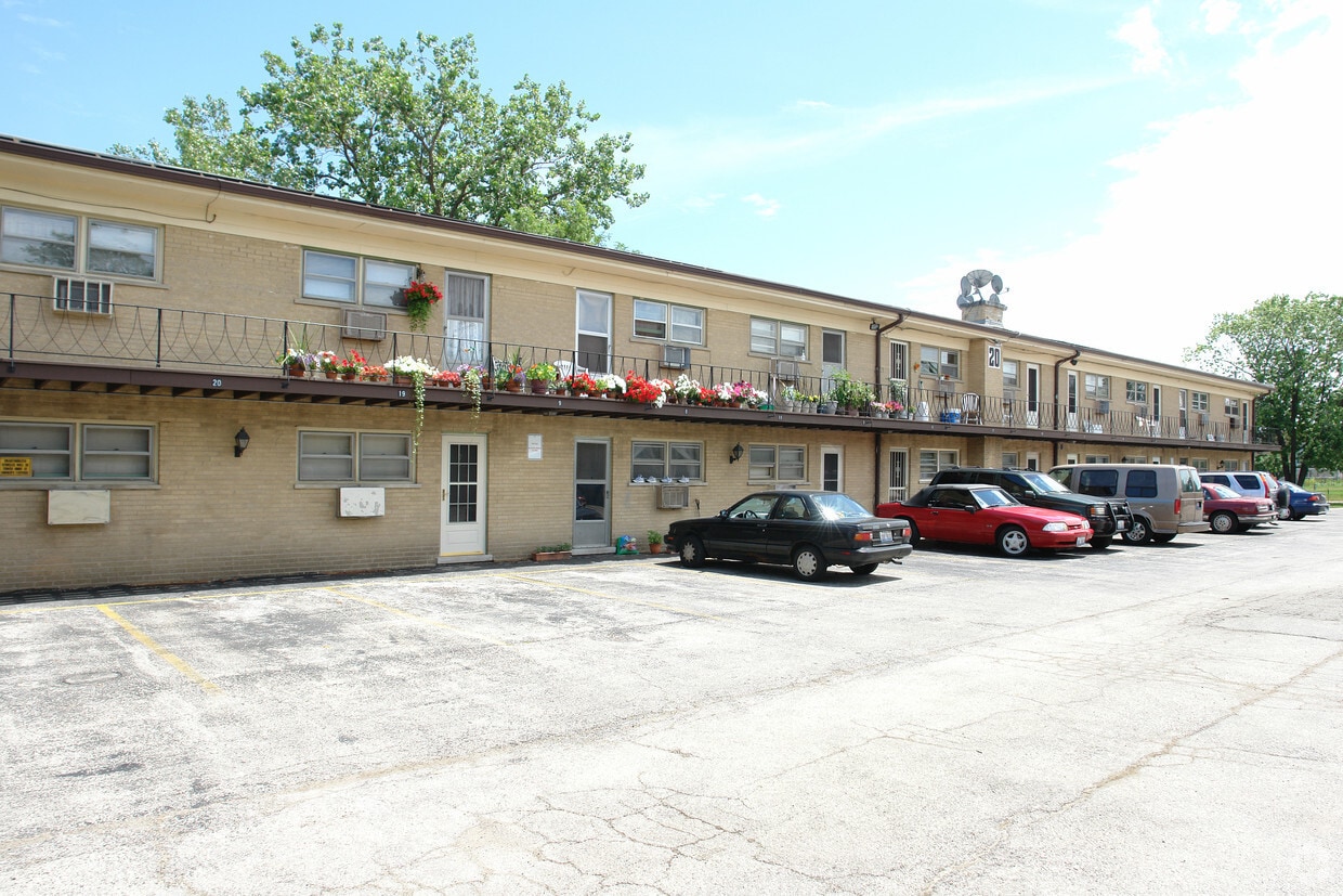 20 King Arthur Dr, Northlake, IL 60164 20 King Arthur Dr Northlake, IL Apartments for Rent