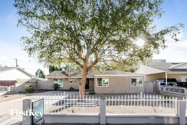 Building Photo - 5015 N 20th Ave