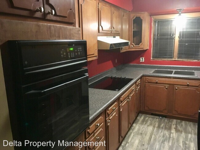 Building Photo - 3800-3802 Lindlavista Way