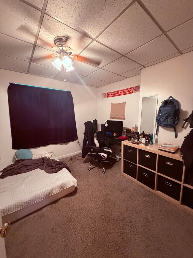 Foto del edificio - 1221 E Carson St