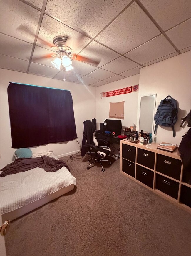 Building Photo - 1221 E Carson St