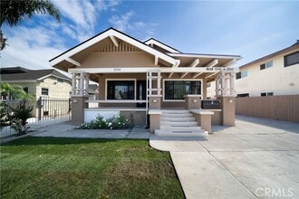 Building Photo - 1044 Cedar Ave