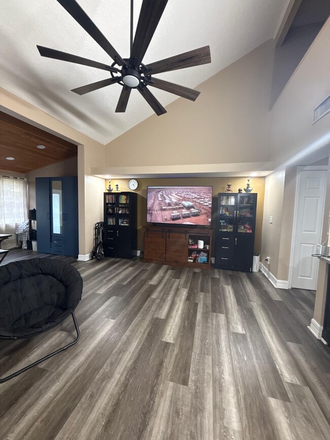 Foto del edificio - 5314 Bradbury Ct