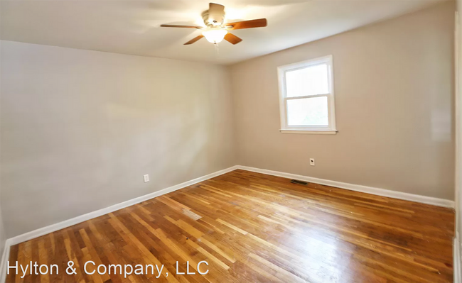 Building Photo - 4 br, 1.5 bath House - 2703 Boston Street