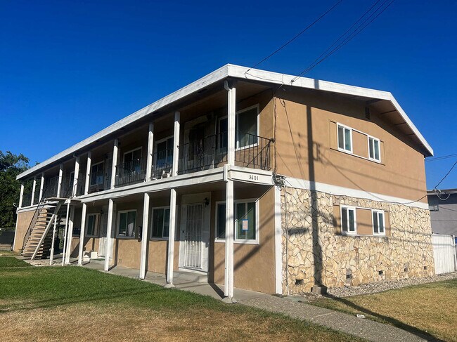 Building Photo - 3601 Fairview Drive