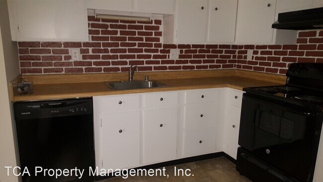 Building Photo - 3 br, 1.5 bath House - 187 Farm Road