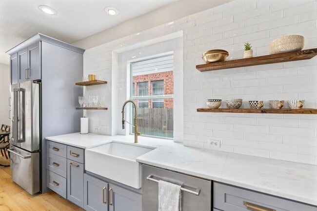 Foto del edificio - 6300 Mesa Grande Dr