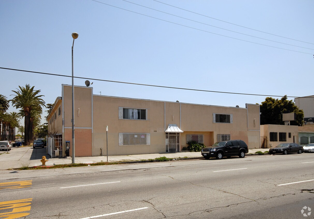 Foto del edificio - 10500 S Vermont Ave