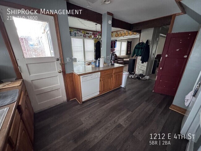 Foto del edificio - 1212 E 4th St