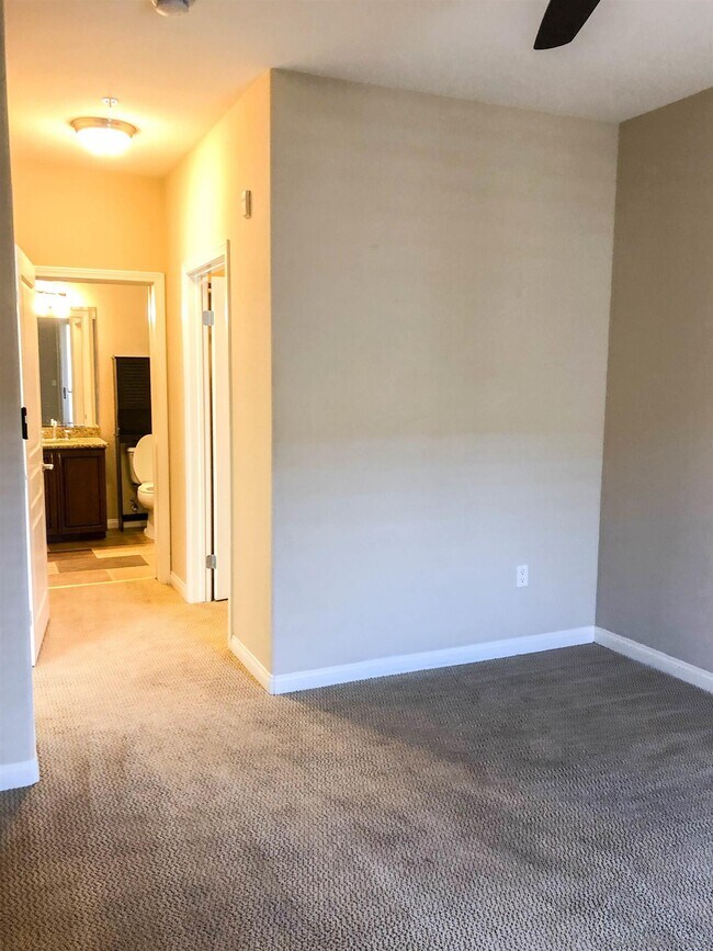 Building Photo - 3877 Pell Pl