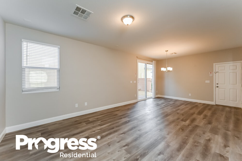 Foto principal - 11045 Camden Bay St