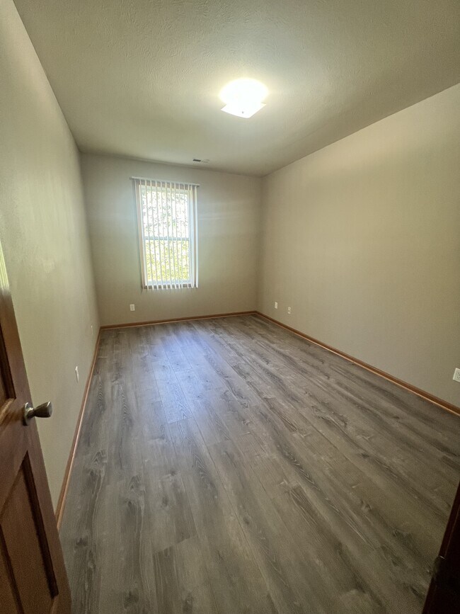 Building Photo - 10180-10183 Clearwing Ln