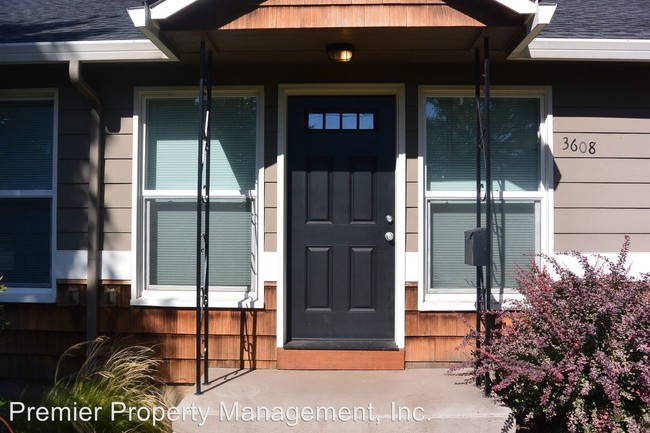 Building Photo - 1 br, 1 bath House - 3608 E. Evergreen Blvd