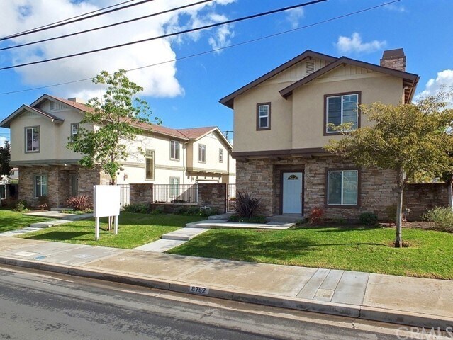 Foto del edificio - 8758 Walker St