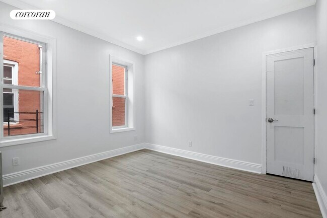 Foto del edificio - 566 Osborn St